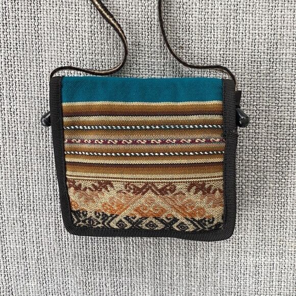 ‎Recuerdo de Copacabana, Bolivia Crossbody Bag - Picture 6 of 11